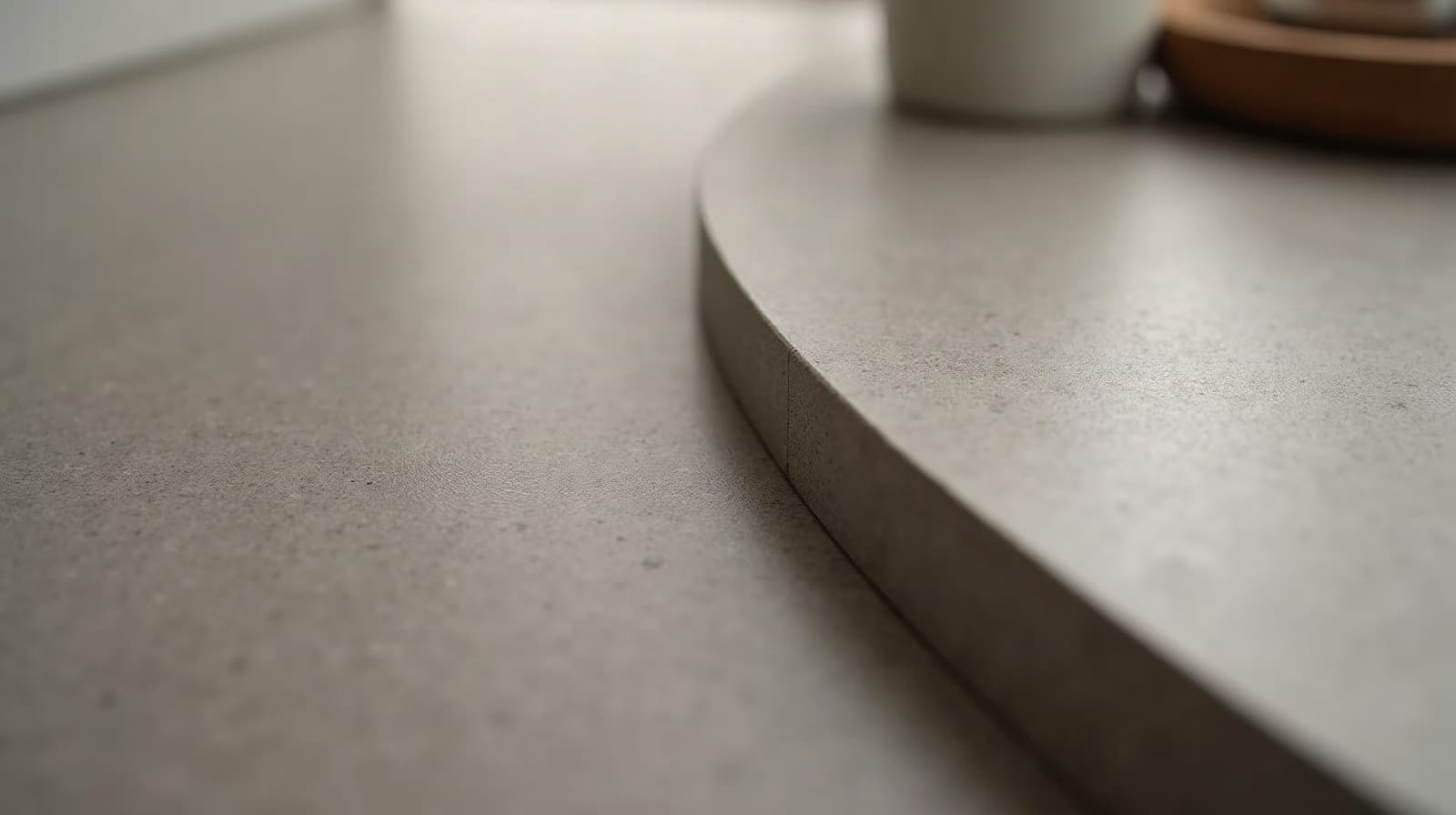 Immeuble récent à Tomblaine avant application de béton ciré